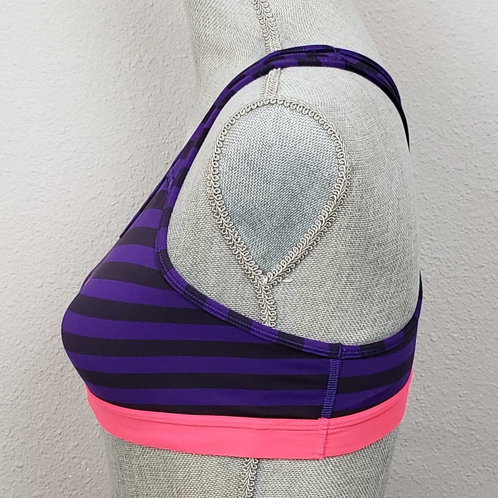 Nike Dri-fit sports bra striped size small - Picture 4 of 7